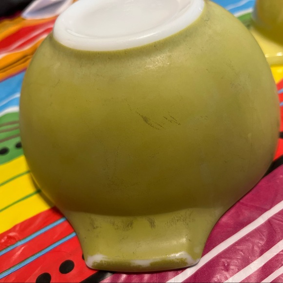 2 Greenish yellow Pyrex - Picture 2 of 5